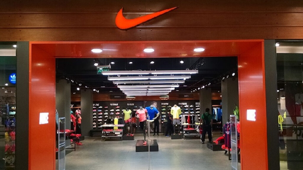 Nike reparará zapatos deportivos usados y los regresará al mercado