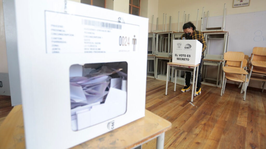 El voto nulo alcanzó el 30% en Cotopaxi, Bolívar, Cañar y Azuay