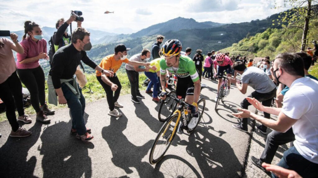Espectáculo y título de Primoz Roglic en la Vuelta al País Vasco