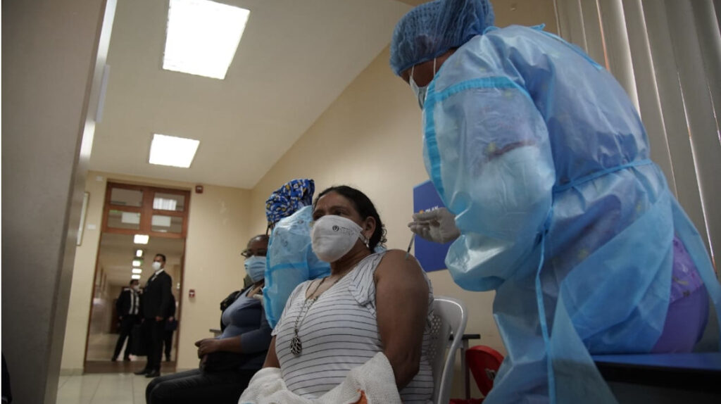 Vacuna de Sinovac es 50% efectiva, según los ensayos en Brasil