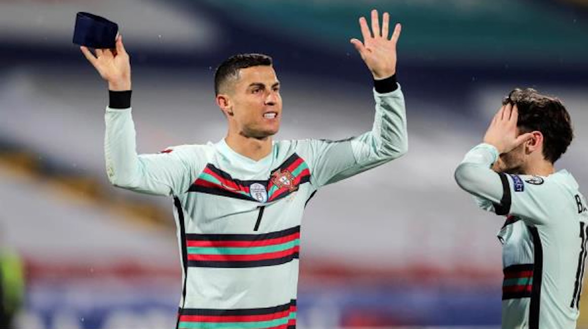 Cristiano Ronaldo banda de capitán