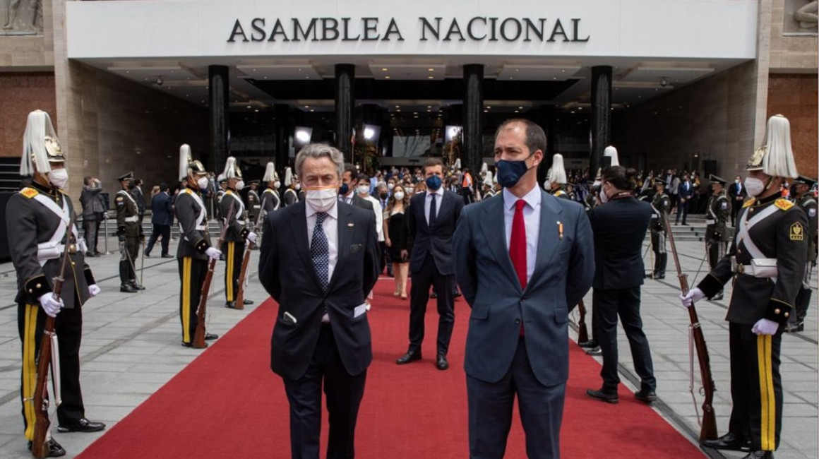 Dos representantes del partido español Vox participaron de la ceremonia de posesión del presidente Guillermo Lasso, el 24 de mayo de 2021.