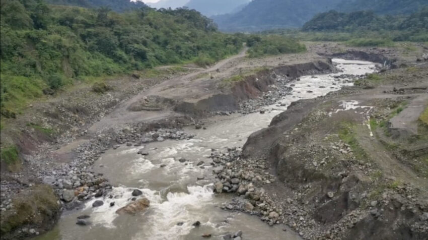 La erosión regresiva en el río Coca se encuentra a 8,7 kilómetros de la captación de agua de la central Coca Codo Sinclair. Imagen de mayo de 2021.