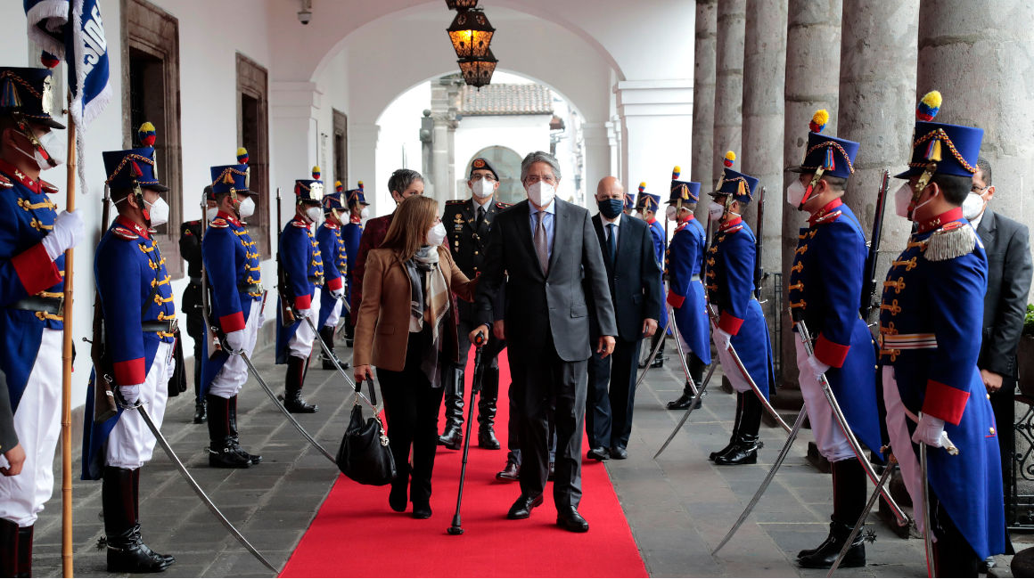El presidente electo, Guillermo Lasso, ingresando al Palacio de Carondelet, el 19 de abril de 2021.