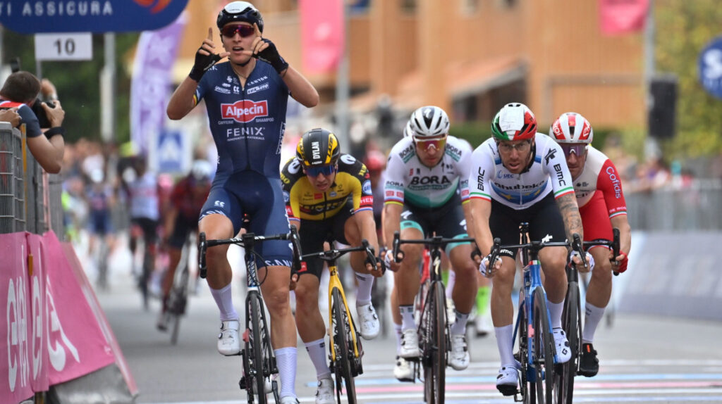 Tim Merlier se adjudica la Etapa 2 del Giro de Italia al sprint