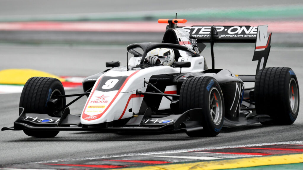 JM Correa termina en el Top 10 en la segunda carrera de F3 en Barcelona