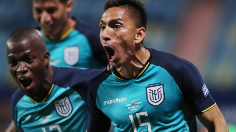 Ángel Mena grita el gol de Ecuador ante Brasil, el domingo 27 de junio, por el último partido de la fase de grupos de la Copa América.