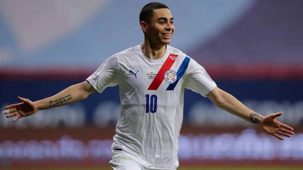 Paraguay le gana a Chile y ambos avanzan a cuartos de final de la Copa