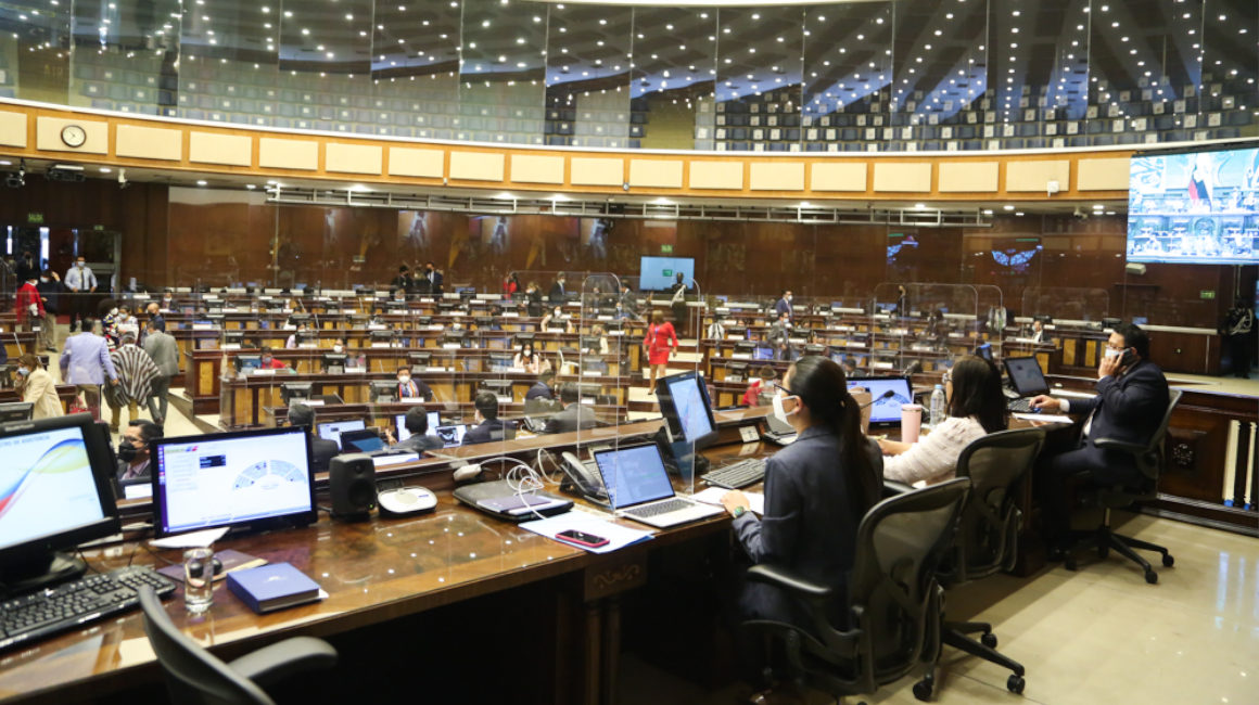El personal legislativo retomó sus labores presenciales para el pleno de la Asamblea, el 15 de junio de 2021.
