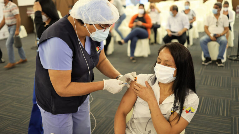 Plan de vacunación deportistas ecuatorianos