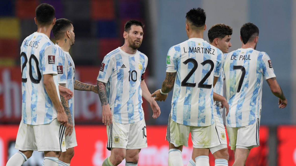 Los jugadores de Argentina, después del empate ante Chile, en Santiago del Estero, el jueves 3 de junio de 2021. La delegación 'albiceleste' ha confirmado su presencia en la Copa América de Brasil.