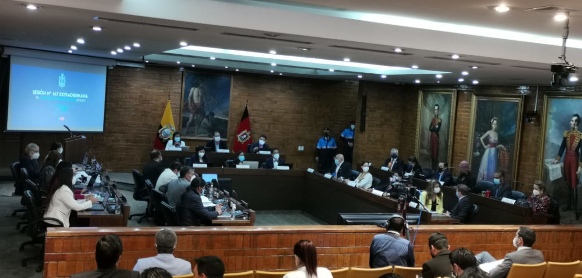 La sesión del Concejo empezó a las 08:55 con la lectura del informe de la Comisión de Mesa. 