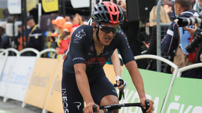 Richard Carapaz en la meta del Col du Portet, en la Etapa 17 del Tour de Francia, el miércoles 14 de julio de 2021.