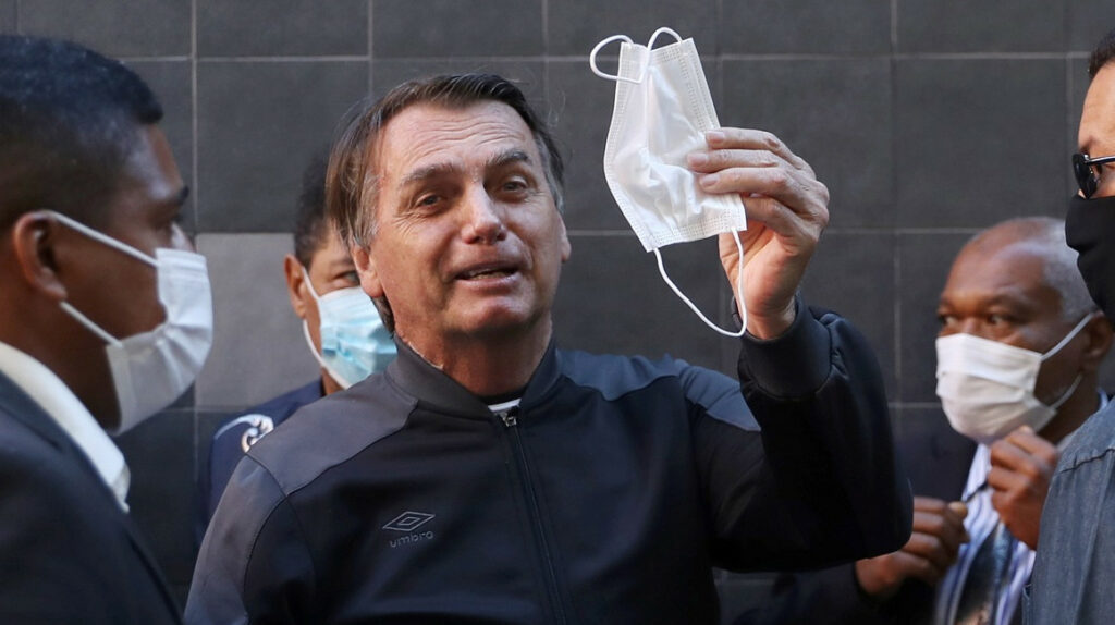 Bolsonaro deja el hospital en Brasil tras cuatro días internado