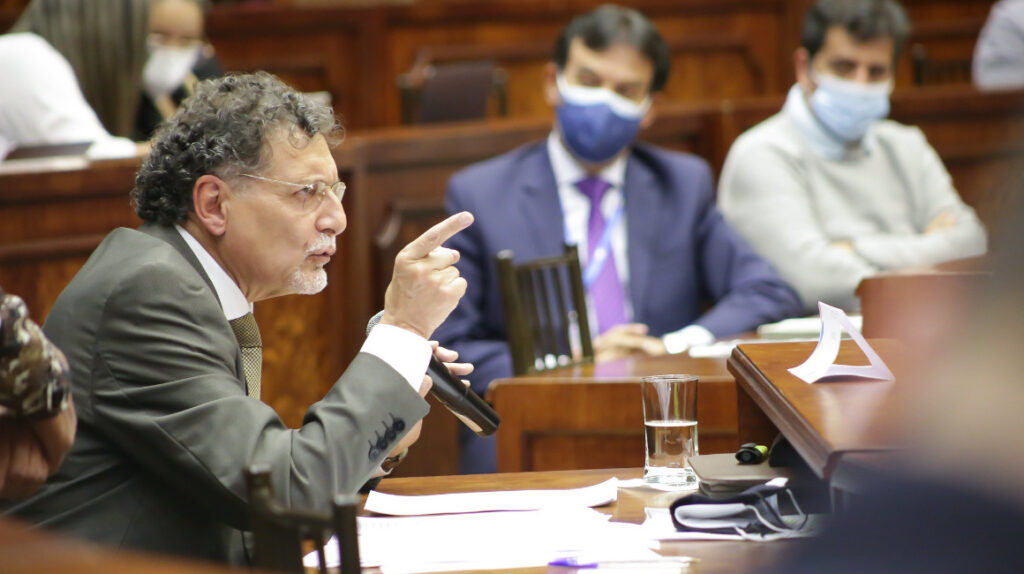 La Asamblea llama a juicio político a Pablo Celi por unanimidad