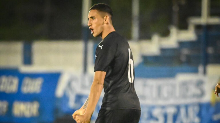 Santiago Scotto, celebrando un gol para Montevideo City Torque, el 23 de octubre de 2020.