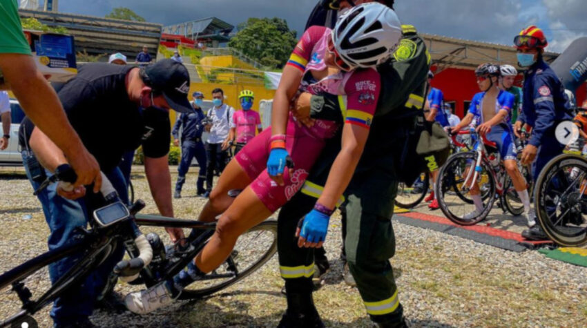 Miryam Núñez se desmayó después de la Etapa 1 de la Vuelta al Gran Santander, el jueves 29 de julio de 2021. 