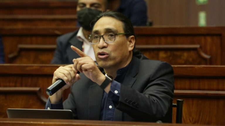 Virgilio Hernández: queremos formar un frente para rescatar a Quito