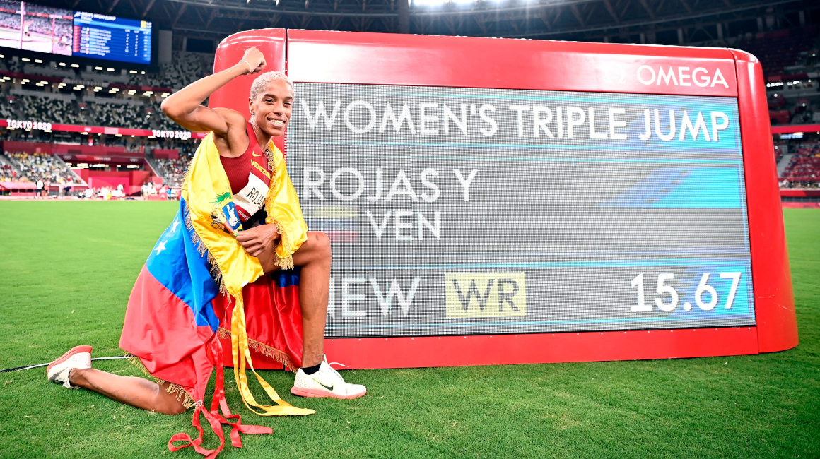 Yulimar Rojas, junto al marcador con su récord olímpico de los Juegos de Tokio, el 1 de agosto de 2021.