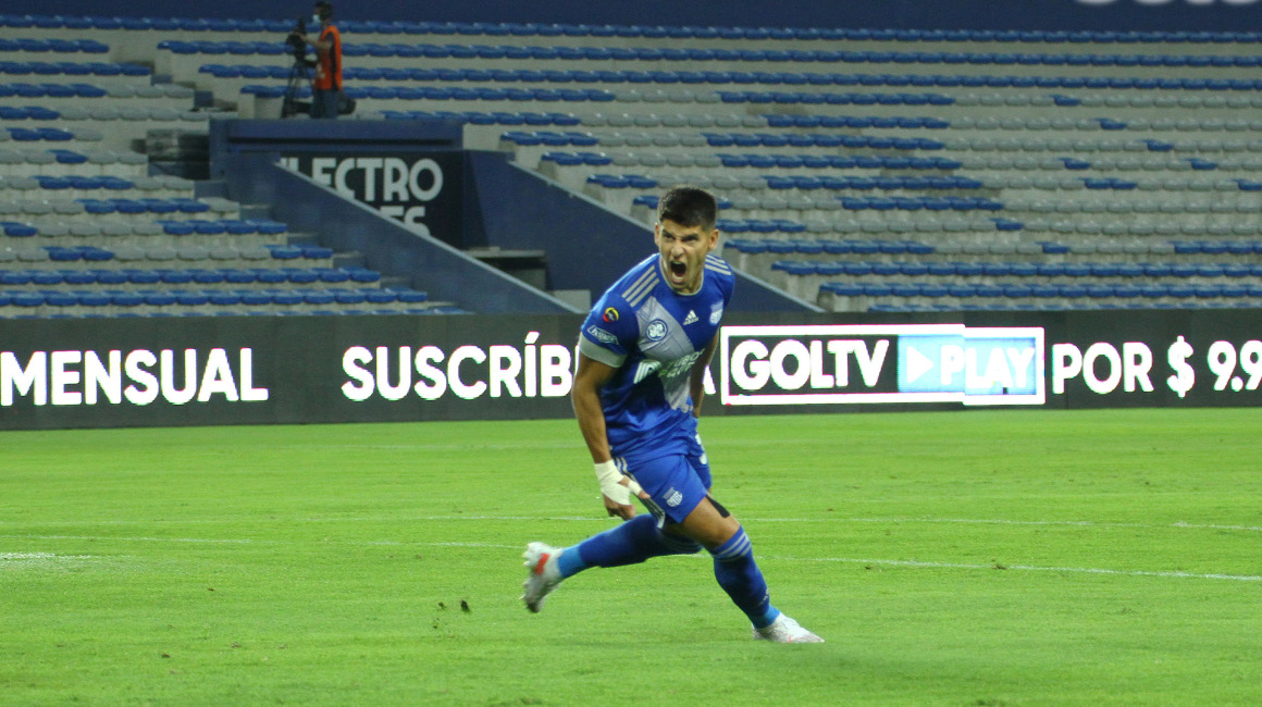 Facundo Barceló, de Emelec, celebra un gol ante Aucas por la LigaPro, el 1 de agosto de 2021.