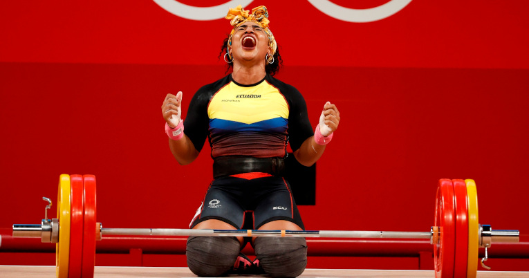 La pesista ecuatoriana durante en su participación en los Juegos Olímpicos de Tokio, el lunes 2 de agosto de 2021.