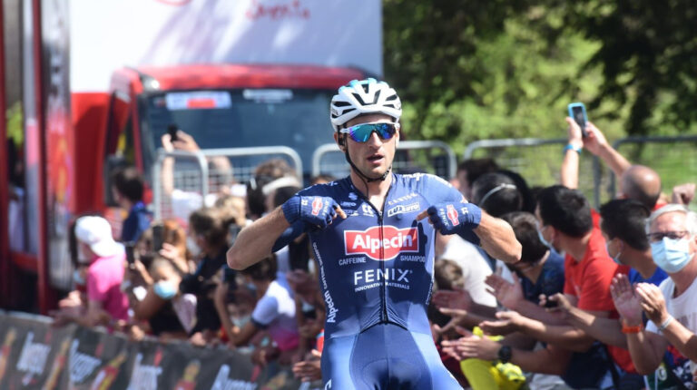 Edward Planckaert al final de la primera etapa de la Vuelta a Burgos, el 3 de agosto de 2021.