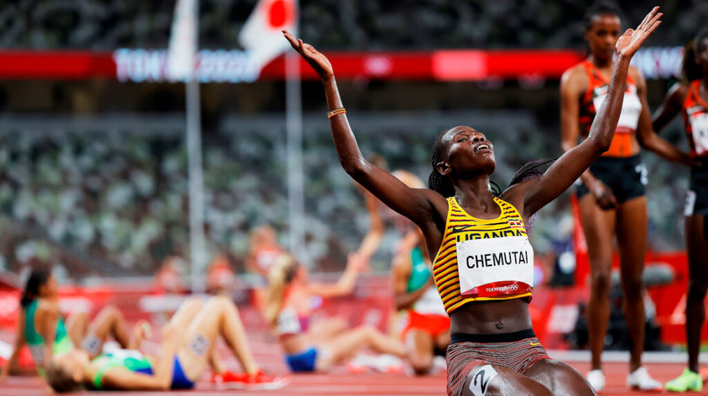 Peruth Chemutai gana el oro en los 3.000 metros con obstáculos femenino