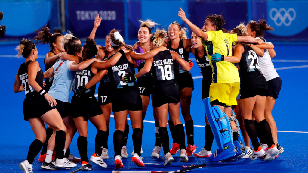Las ‘Leonas’ vencen a India y definirán el oro en hockey  ante Países Bajos