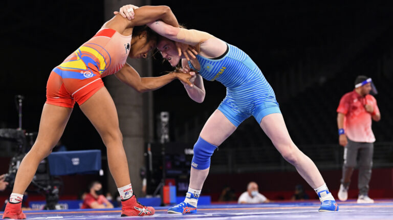 Lucía Yépez gana su combate y avanza a cuartos de final en Tokio