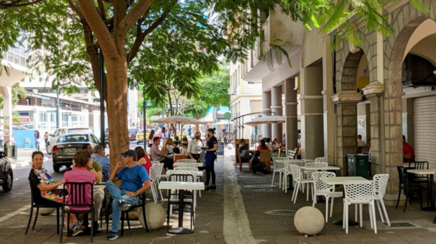 Imagen de la icónica calle Panamá, en el centro de Guayaquil.
