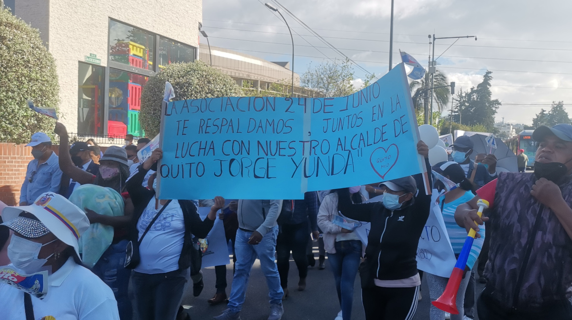 Simpatizantes a favor del alcalde Jorge Yunda durante la marcha del 10 de agosto del 2021.