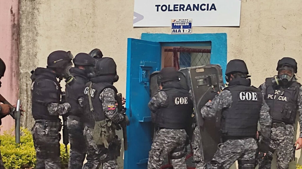 Nueva requisa e incursión policial en cárcel de varones de Guayaquil