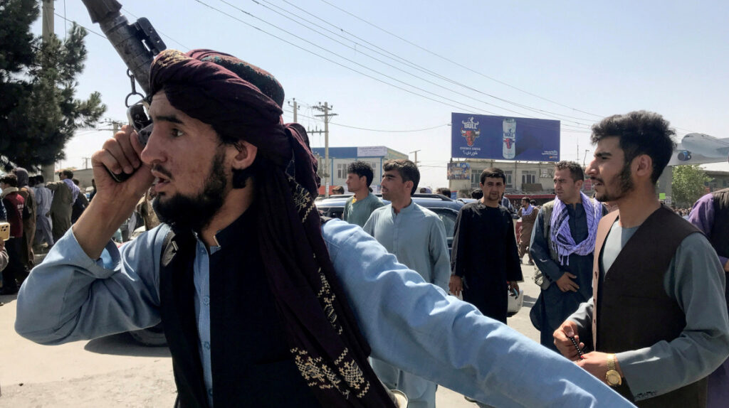 Talibanes están acorralando a afganos que están en una lista negra