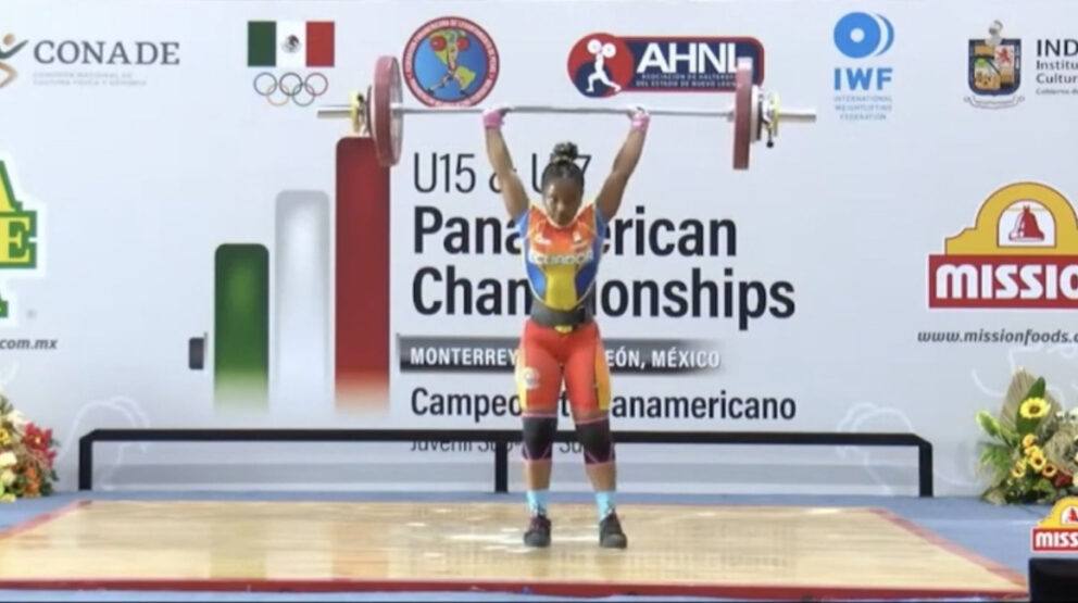 Jessica Palacios, durante el Panamericano de Halterofilia, el 19 de agosto de 2021, en Monterrey, México.