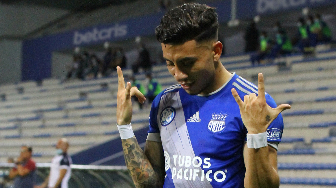 Joao Rojas, de Emelec, festeja un gol ante Olmedo por la LigaPro, en Guayaquil, el 27 de agosto de 2021.