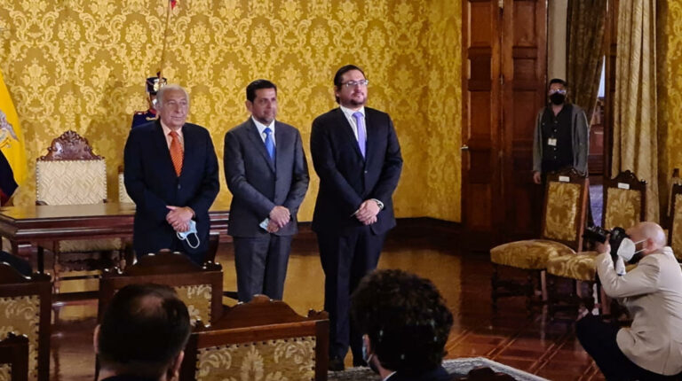 Director del CIES es cesado por no pagar Impuesto a la Renta