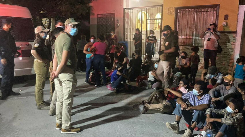 Un total de 648 migrantes centroamericanos, además de Haití, Cuba y Ecuador, entre ellos 67 menores solos, fueron hallados entre el 4 y 7 de septiembre de 2021, hacinados en viviendas y en autobuses en distintas zonas del estado de Nuevo León, en México.
