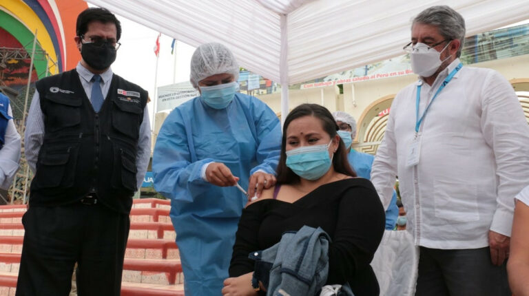 Ecuador y Perú arrancan campaña binacional de vacunación en región fronteriza