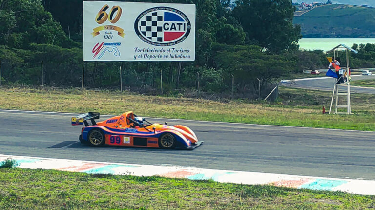 El prototipo Radical SR3, campeón de las Seis Horas del Ecuador, en el Autódromo de Yahuarcocha, el sábado 18 de septiembre de 2021.