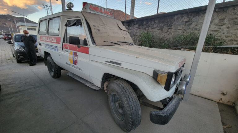 Hospitales públicos tienen ambulancias que fueron fabricadas hace 35 años