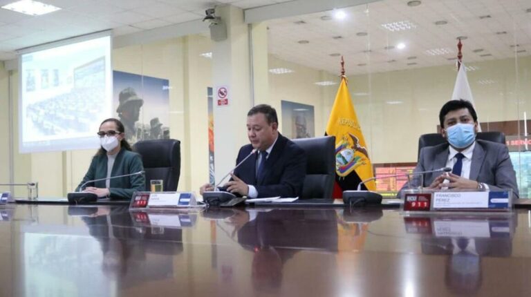 293.224 estudiantes y 32.865 docentes han regresado a la presencialidad