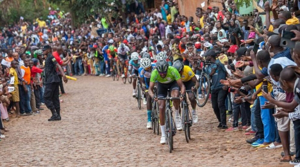 Ciclistas durante el Tour de Ruanda 2017.