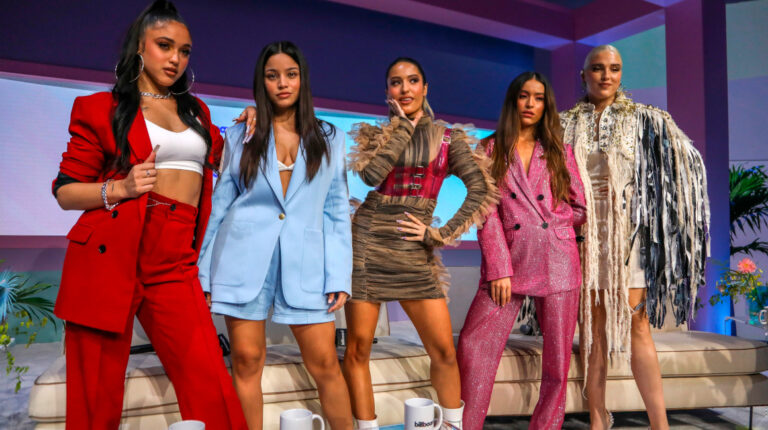El poder latino prendió la fiesta en los Premios Billboard 2021