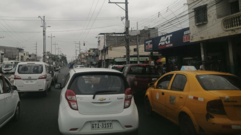 Portete, una calle comercial y temida por propios y extraños