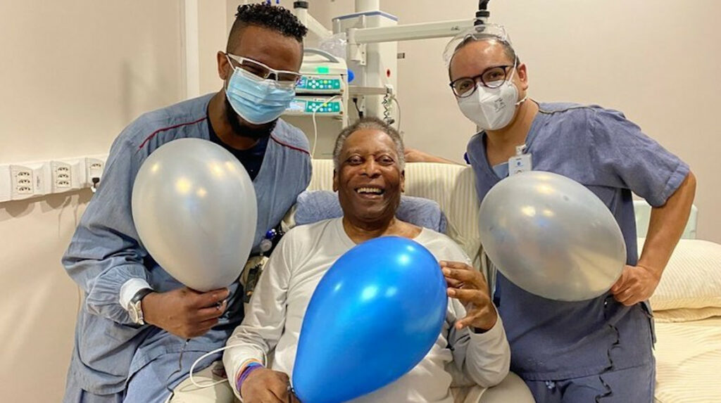 Casi toda la familia de Pelé pasó la Navidad en el hospital