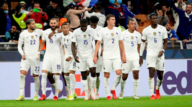 Jugadores de Francia celebran el gol ante España en la final de la Nations League, en Milan, el 10 de octubre de 2021.