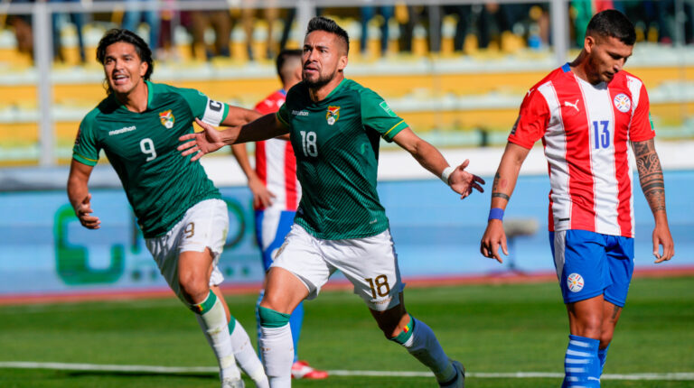 Rodrigo Ramallo celebra e 1-0 de Bolivia frente a Paraguay por la Fecha 12 de las Eliminatorias, el jueves 14 de octubre de 2021.