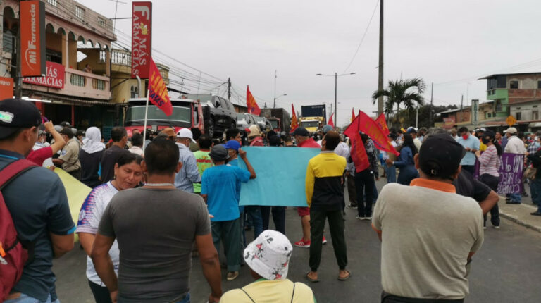 Vías de Guayas y Los Ríos, cerradas por protestas de agricultores