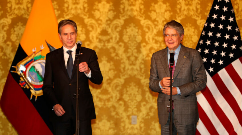 El secretario de Estado de Estados Unidos, Antony Blinken, y el presidente Guillermo Lasso, en Carondelet, el 19 de octubre de 2021.