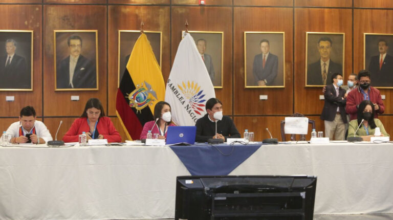 La Comisión de Garantías Constitucionales esperaba la comparecencia del presidente Guillermo Lasso este 20 de octubre de 2021.